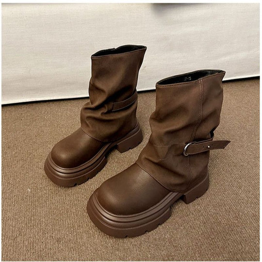 Damen Schlupf‑Stiefel mit gerafftem Schaft und skulpturierter Plateau‑Sohle Shop Nory