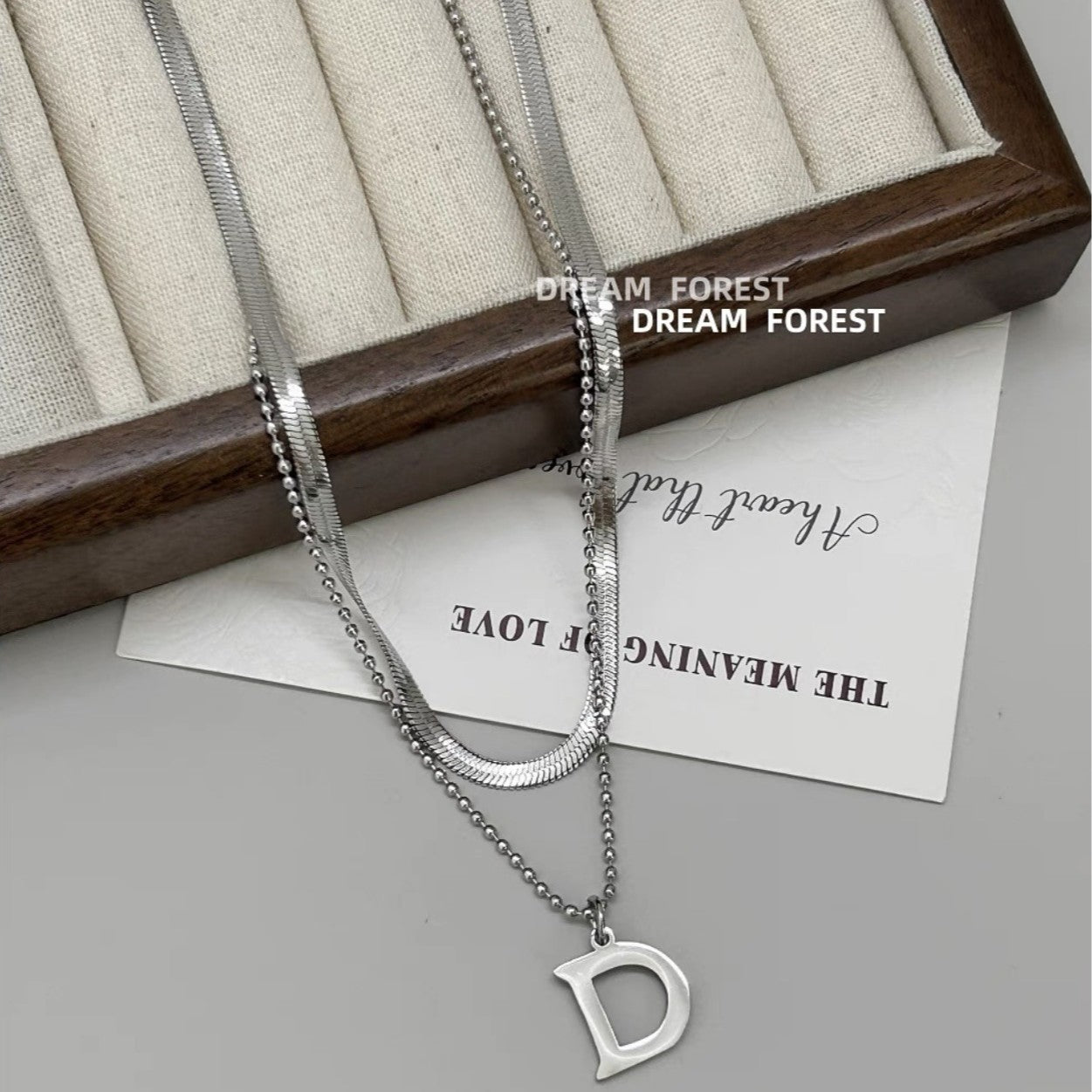 Damen Kette mit elegantem, personalisiertem Buchstabenanhänger Shop Nory