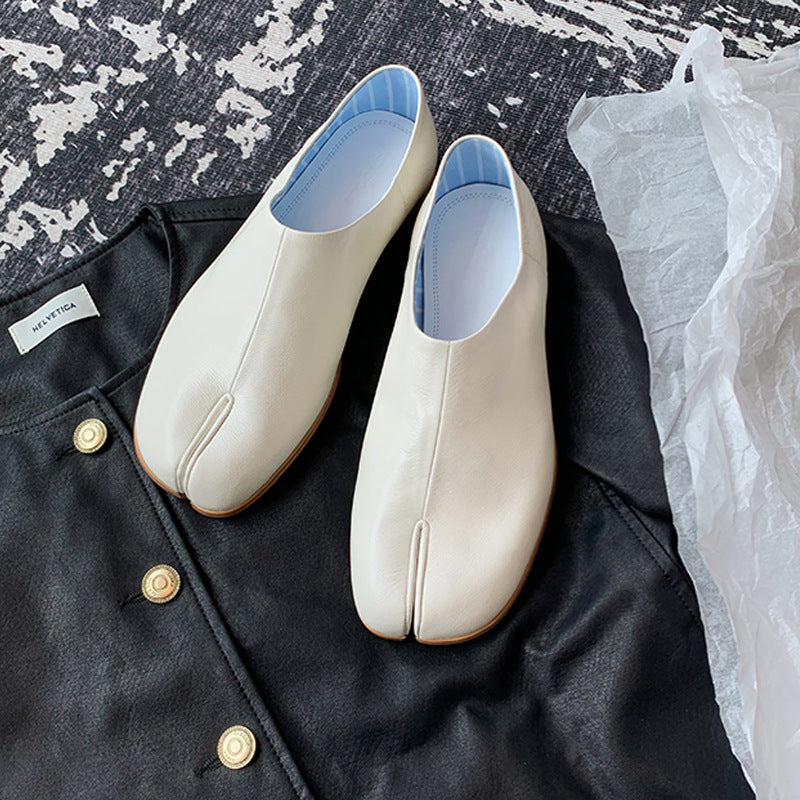 Damen modische Slipper mit glänzender Oberfläche und bequemem Schnitt