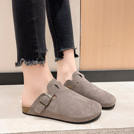 Damen Geschlossene Veloursleder-Mules mit verstellbarem Schnallenriemen und ergonomischer Komfortsohle Shop Nory