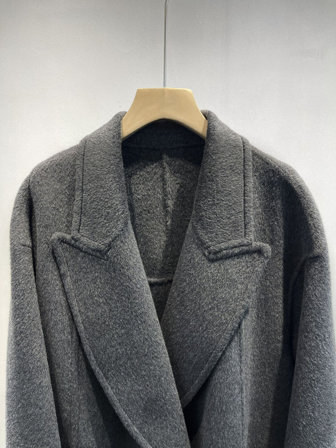 Damen maßgeschneiderter Overcoat aus einzigartigem strukturiertem Stoff Shop Nory