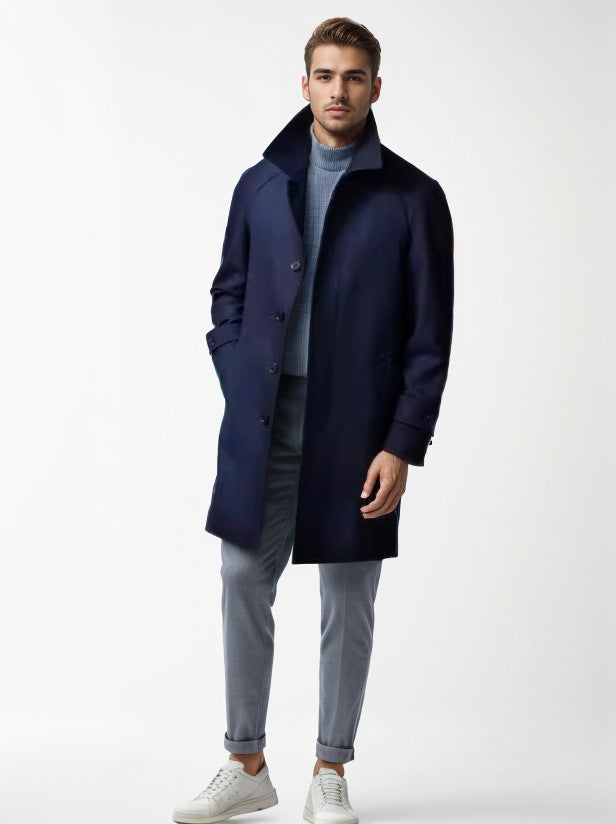 Herren klassischer Trenchcoat mit stilvollem Gürtel und doppelter Knopfreihe