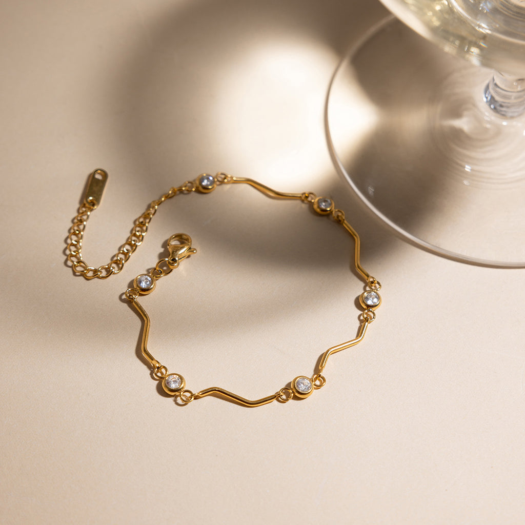 Damen elegantes Armband mit hypoallergenem Edelstahl und funkelnden Kristallakzenten Shop Nory
