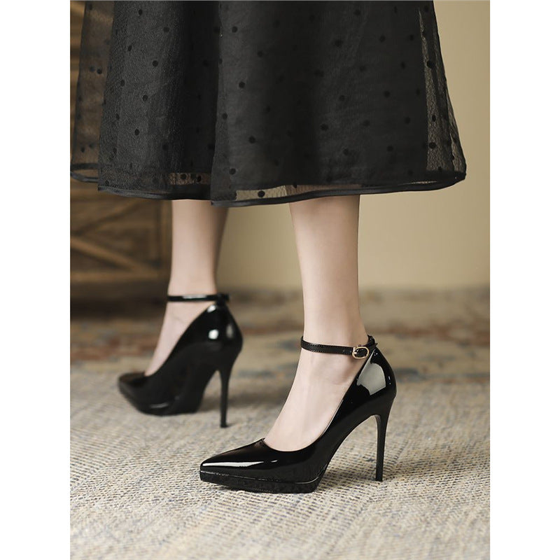 Damen Spitzer Plateau-Pumps mit sculpted Stiletto und Knöchelriemen Shop Nory