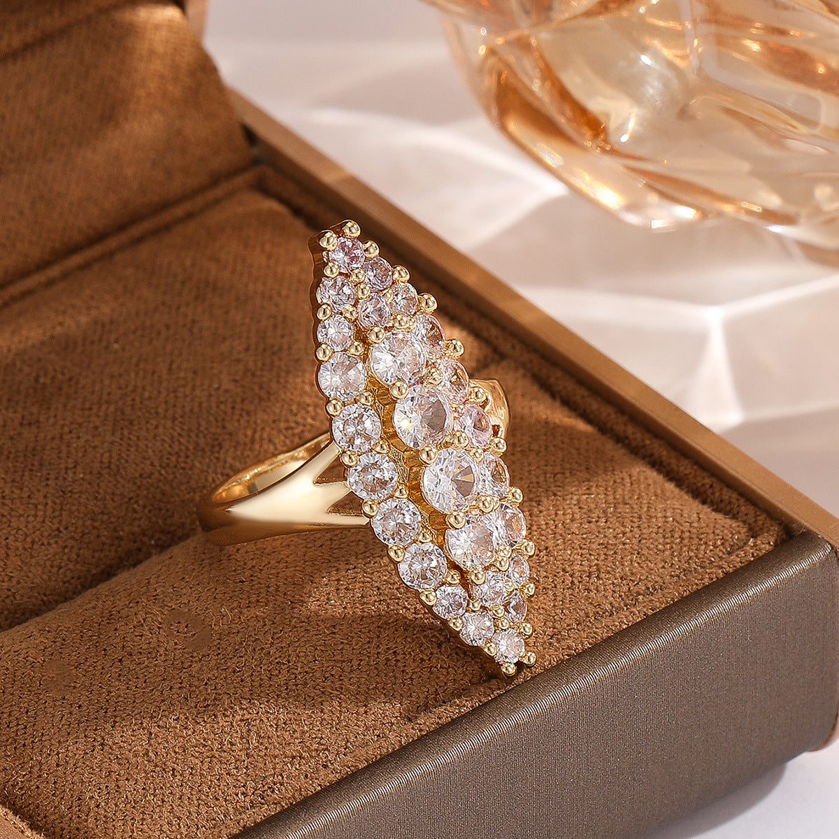 Damen extravagante funkelnde Ring Shop Nory