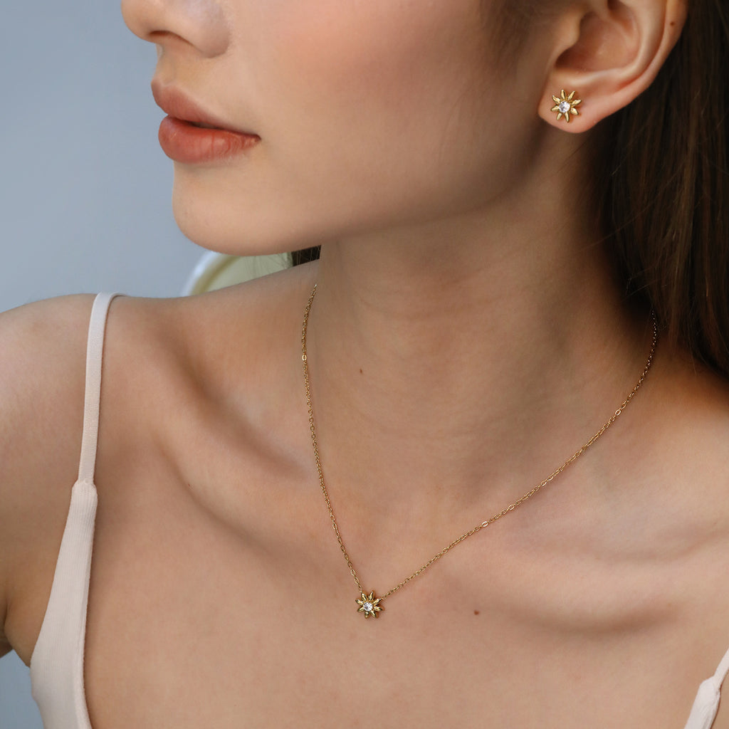 Damen Schmuckset mit floralem Design und funkelnden Kristallen Shop Nory