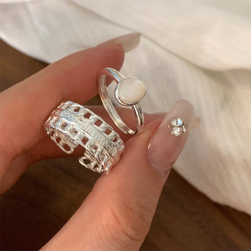 Damenring mit ovalem Stil und zarter Perle Shop Nory