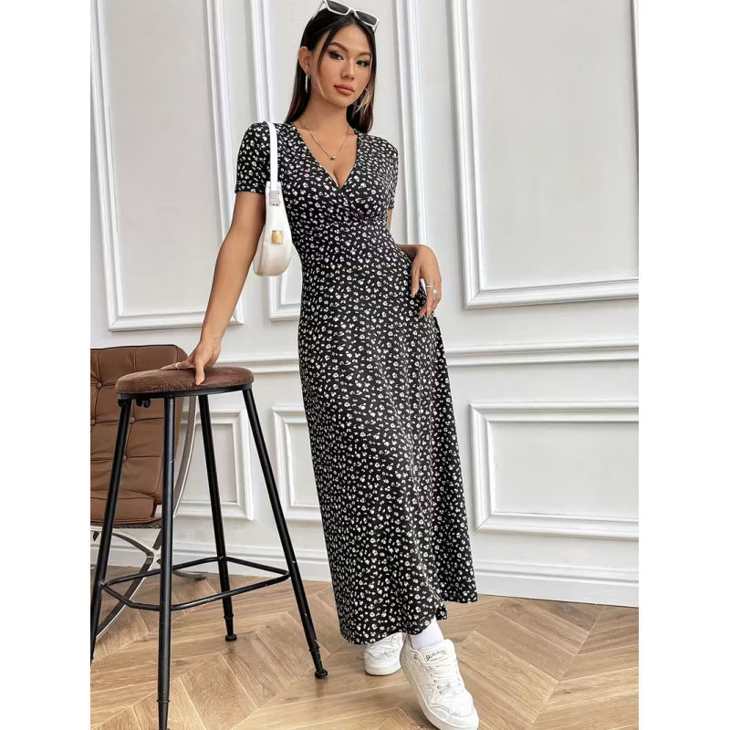 Damen Maxikleid mit vorteilhaftem V-Ausschnitt und floralem Muster Shopnory