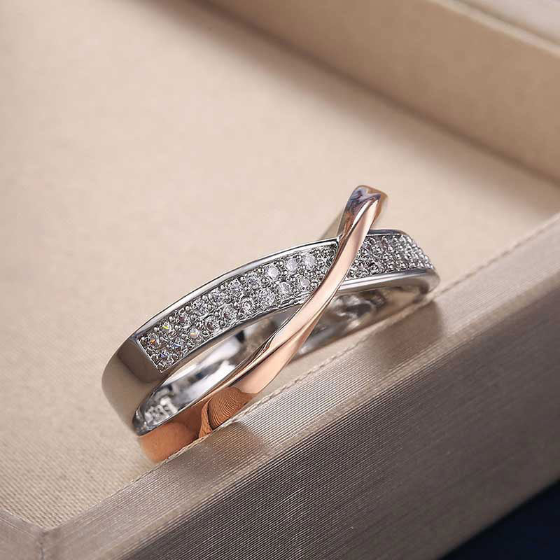 Damen eleganter Ring mit Kreuzdesign und funkelnden Zirkoniasteinen Shop Nory
