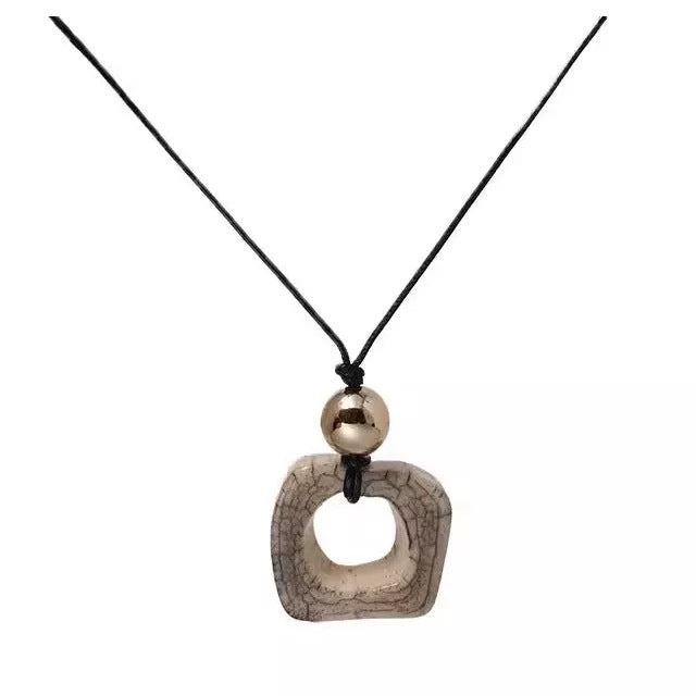 Damen Halskette mit modernem, geometrischem Anhänger und hochwertiger Gliederung Shop Nory