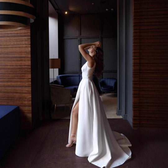 Damen elegantes Hochzeitskleid mit tiefem V-Ausschnitt und seitlichem Schlitz