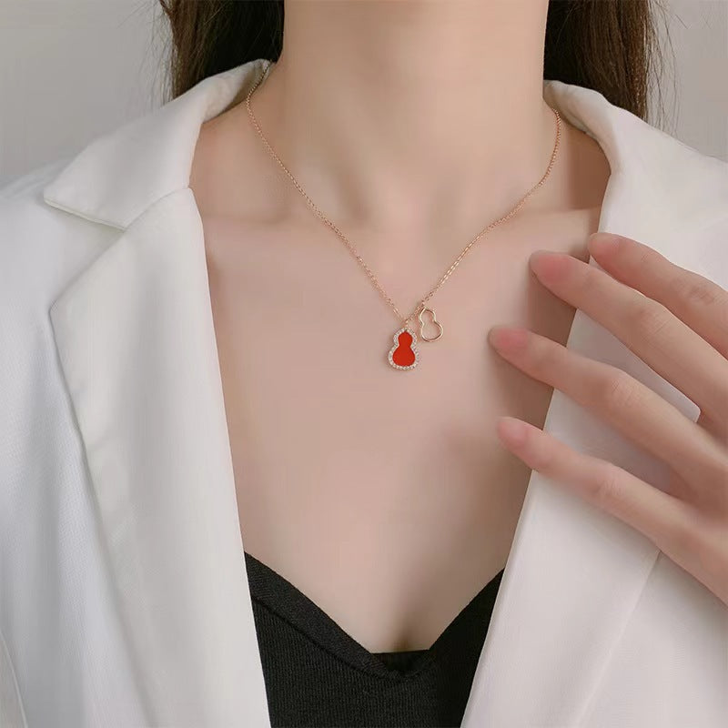 Damen Halskette mit verspieltem Design und funkelnden Akzenten Shop Nory