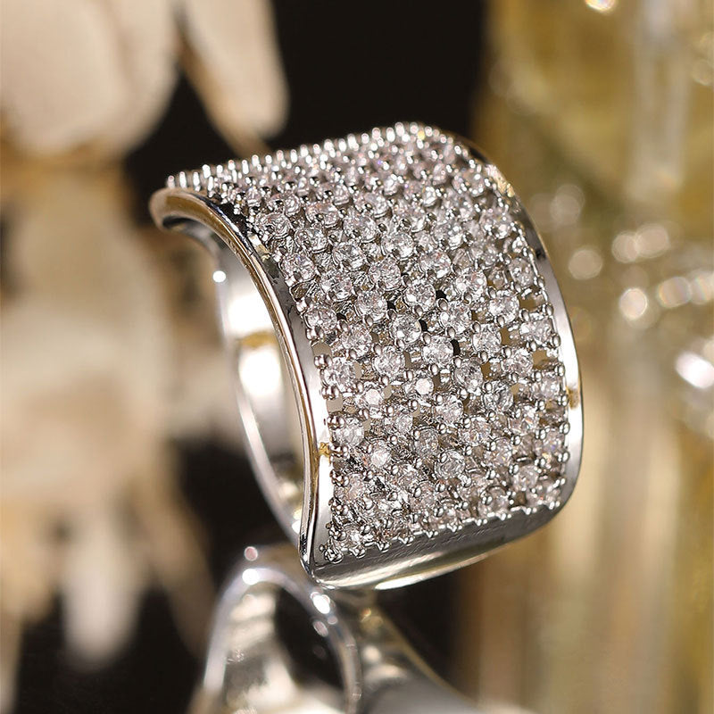 Damen Funkelnder Ring mit edlem Kristallbesatz und modernem Design Shop Nory