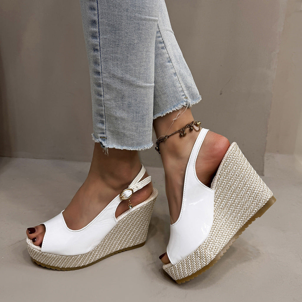Damen Wedge-Pantoletten mit dekorativem Riemendesign und komfortabler Sohle