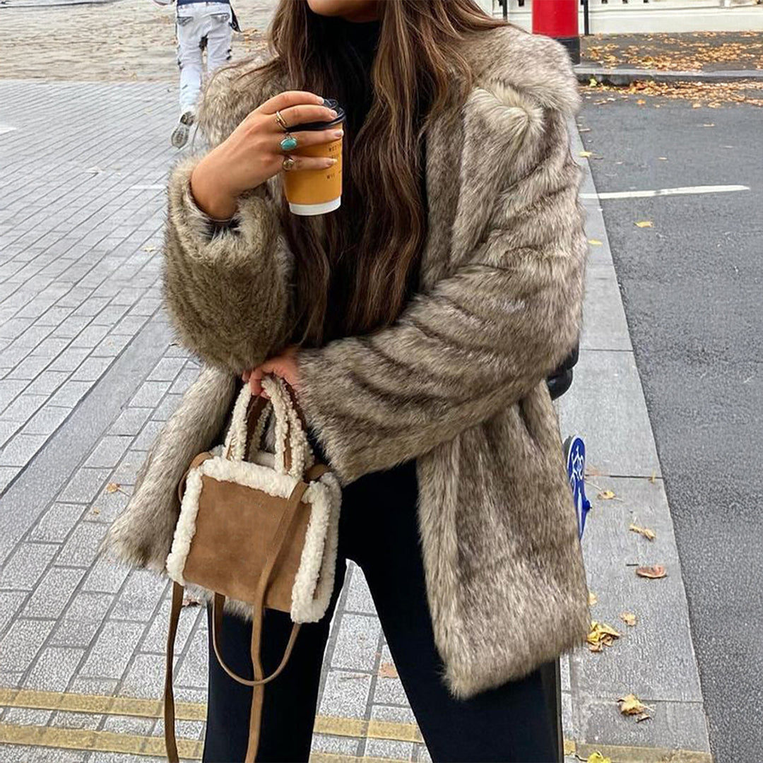 Damen nan kurzer Kunstfelljacke mit Stehkragen, verdecktem Reißverschluss und weiten Ärmeln Shop Nory