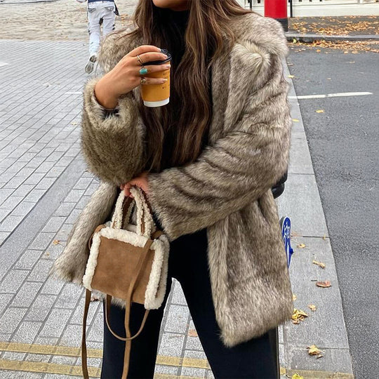 Damen nan kurzer Kunstfelljacke mit Stehkragen, verdecktem Reißverschluss und weiten Ärmeln Shop Nory