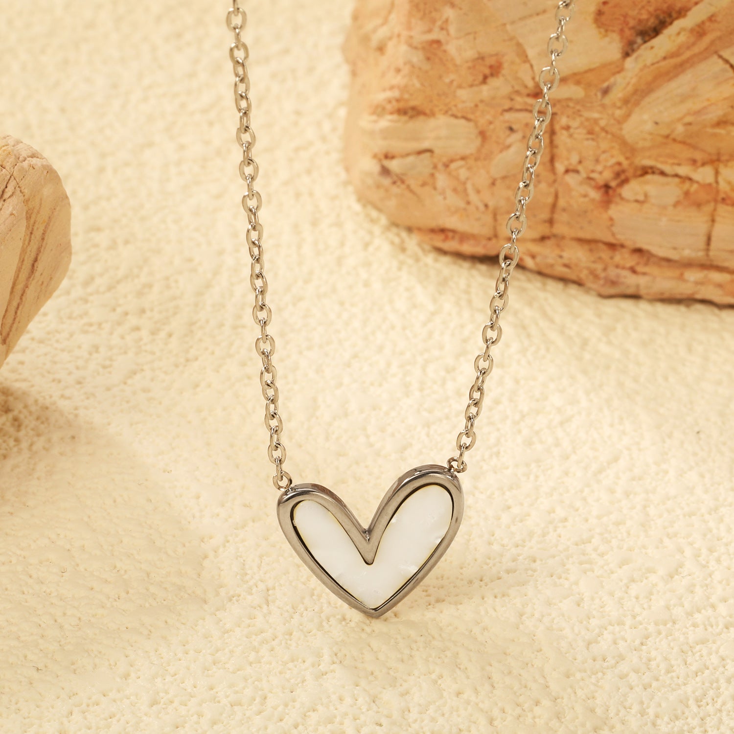 Damen Halskette mit hochwertigem goldplattierten Schleifenanhänger und verstellbarem Design Shop Nory