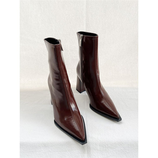 Damen Elegante spitz zulaufende Ankle‑Boots mit geometrischem Blockabsatz und schlankem Schaftschnitt Shop Nory