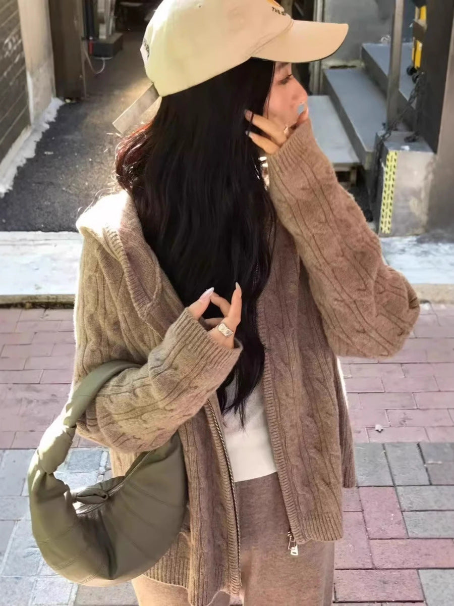 Damen Zopfstrick-Cardigan mit durchgehendem Reißverschluss und taillierter Passform Shop Nory
