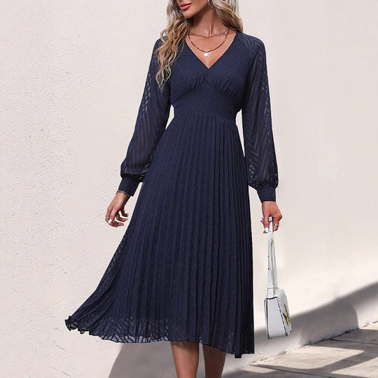 Damen Plissiertes Midikleid mit V-Ausschnitt, taillierter Passform & transparenten Ballonärmeln Shop Nory
