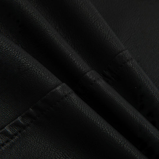Damen Taillierte Bikerjacke aus Kunstleder mit gesteppter Schulterpartie und asymmetrischem Reißverschluss Shop Nory