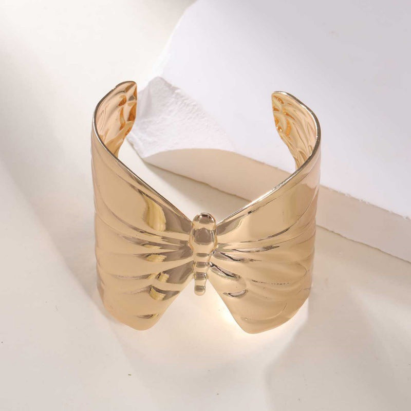 Damen Offener Armreif mit elegantem Wellendesign Shop Nory