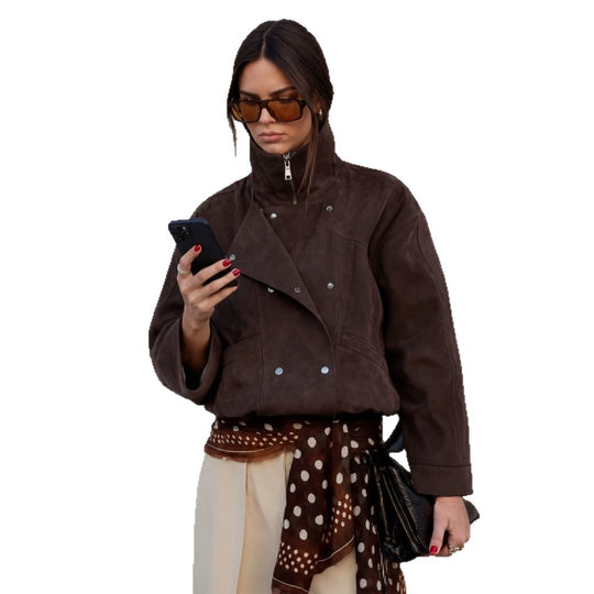 Damen Kurz-Bomberjacke aus Veloursleder mit hohem Stehkragen und kastiger Silhouette Shop Nory