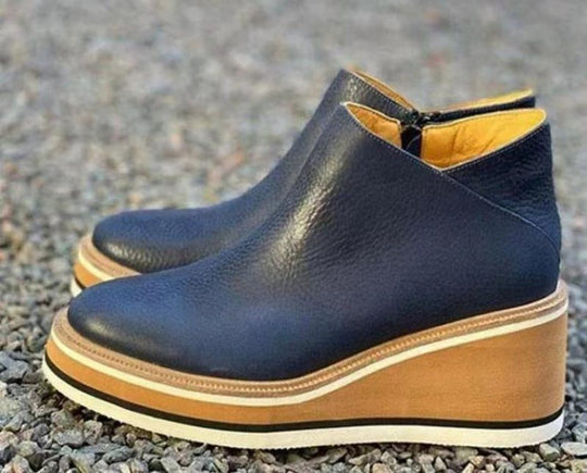 Damen Keilabsatz-Stiefeletten mit Plateau, Slip-On-Design und weichem Lederfinish Shop Nory
