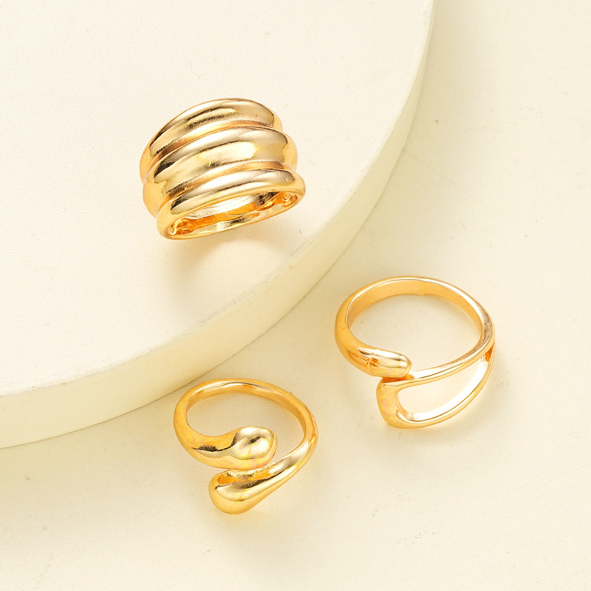 Damen modisches Ring-Set mit einzigartigen und organischen Formen Shop Nory