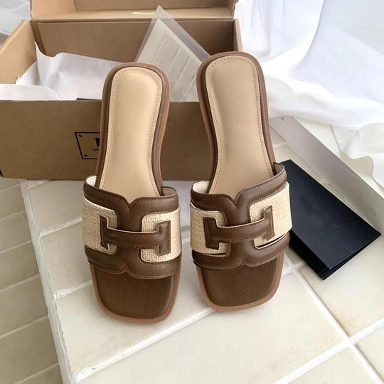 Damen modische Slipper mit elegantem Riemendesign und gepolstertem Fußbett