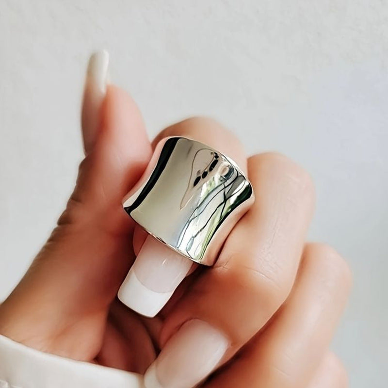 Damenring mit modernem und geschwungenem Design Shop Nory