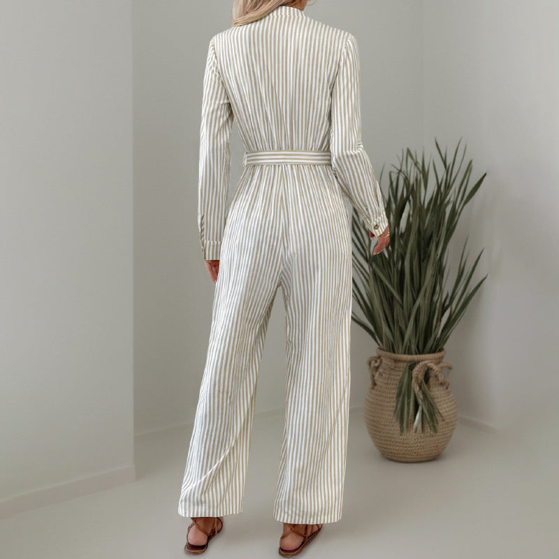Damen Eleganter Jumpsuit mit schmalem Gürtel und Knopfdetails
