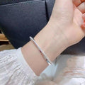 Damenarmband mit eleganter, minimalistischer Designlinie Shop Nory