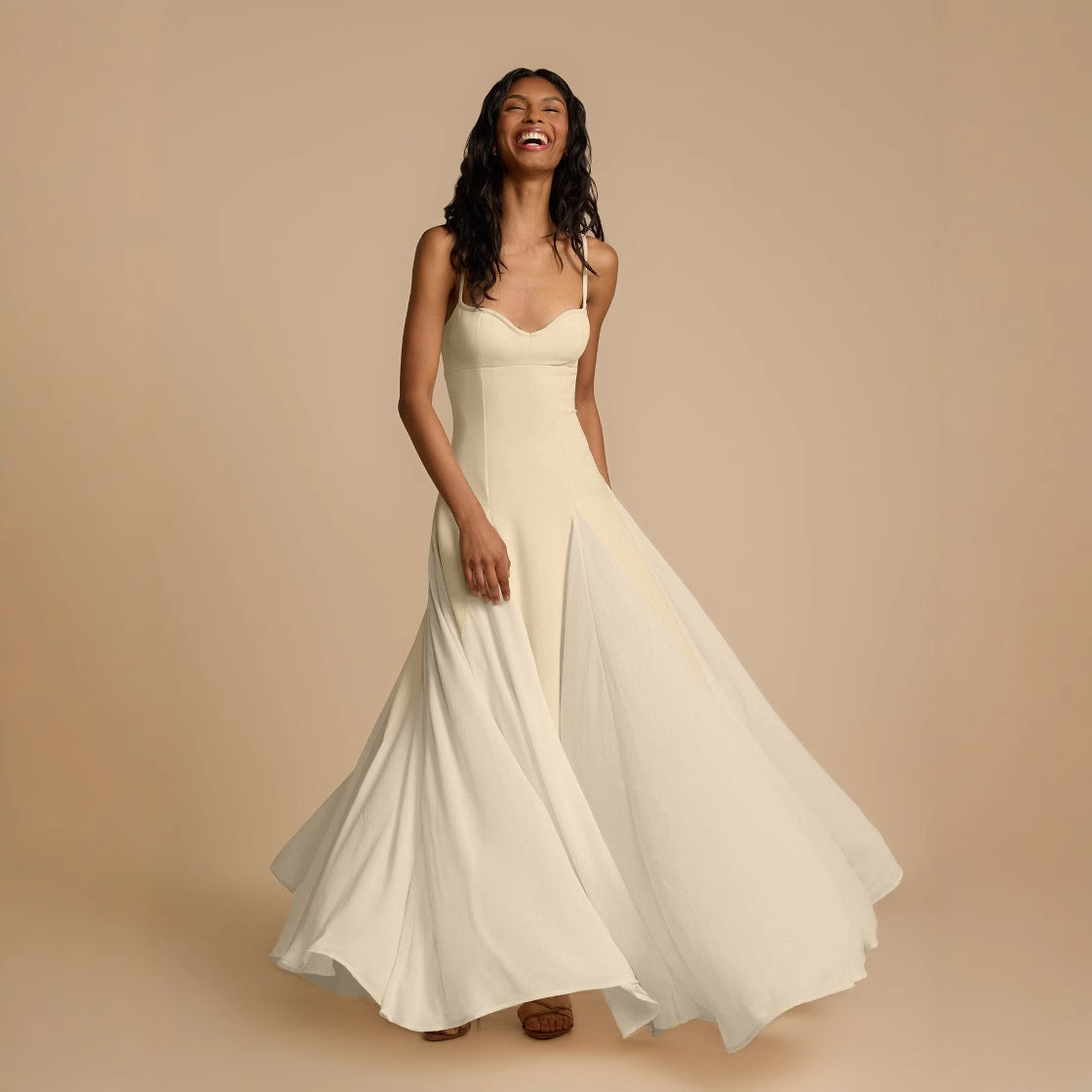 Damen Elegantes Abendkleid mit asymmetrischem Saum und feinen Rüschen