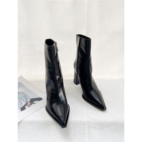 Damen Elegante spitz zulaufende Ankle‑Boots mit geometrischem Blockabsatz und schlankem Schaftschnitt Shop Nory