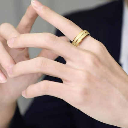 Herren Ring mit strukturierter Oberfläche und edlen Linien Shop Nory
