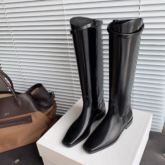 Damen Kniehohe Reitstiefel aus Glattleder mit quadratischer Zehenpartie und schlanker Silhouette Shop Nory