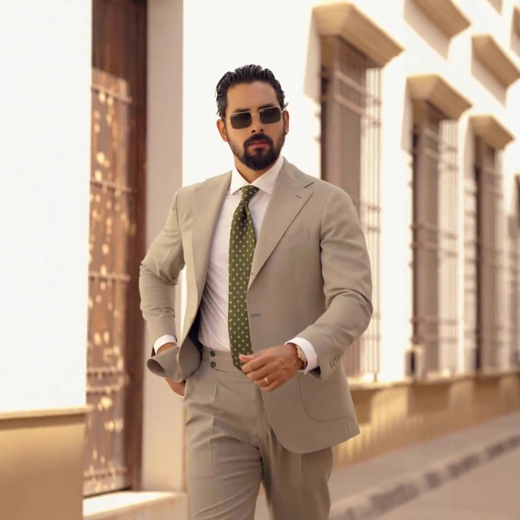 Herren eleganter Anzug im modernen Schnitt mit stilvollen Details Shopnory