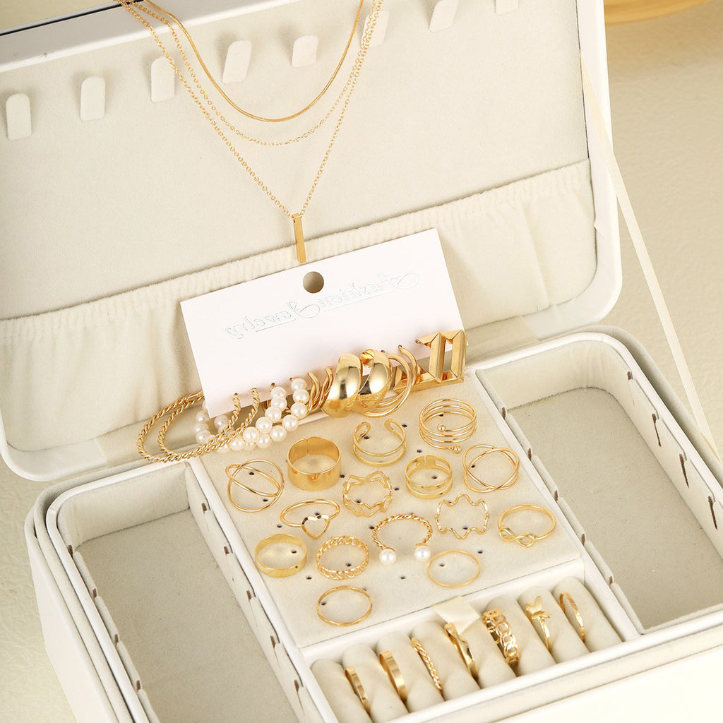 Damen Schmuckset mit vielfältigen Anhängern und eleganten Details Shop Nory
