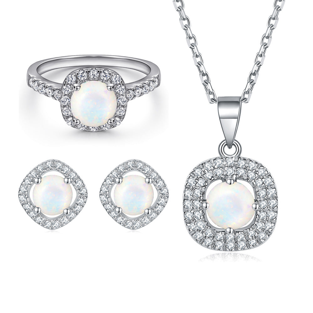 Damen Verlobungsring mit elegantem quadratischem Edelstein und funkelnden Zirkonia Shop Nory