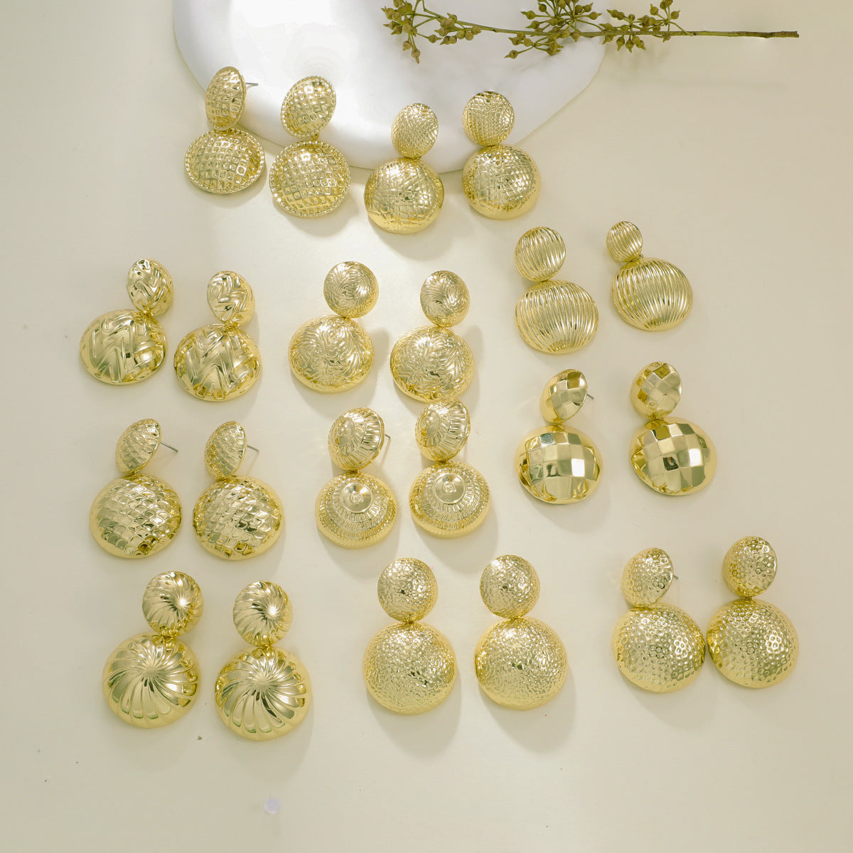 Damen Ohrringe im eleganten Reliefdesign Shop Nory