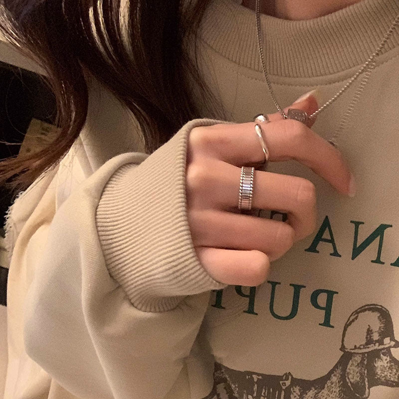 Damen Offener Ring mit geschwungenem Design und minimalistischem Akzent Shop Nory