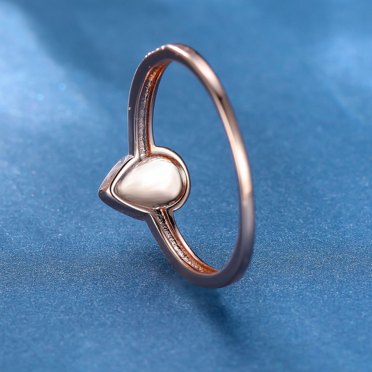 Damen Ring mit tropfenförmigem Opal und filigraner Zirkonia-Verzierung Shop Nory