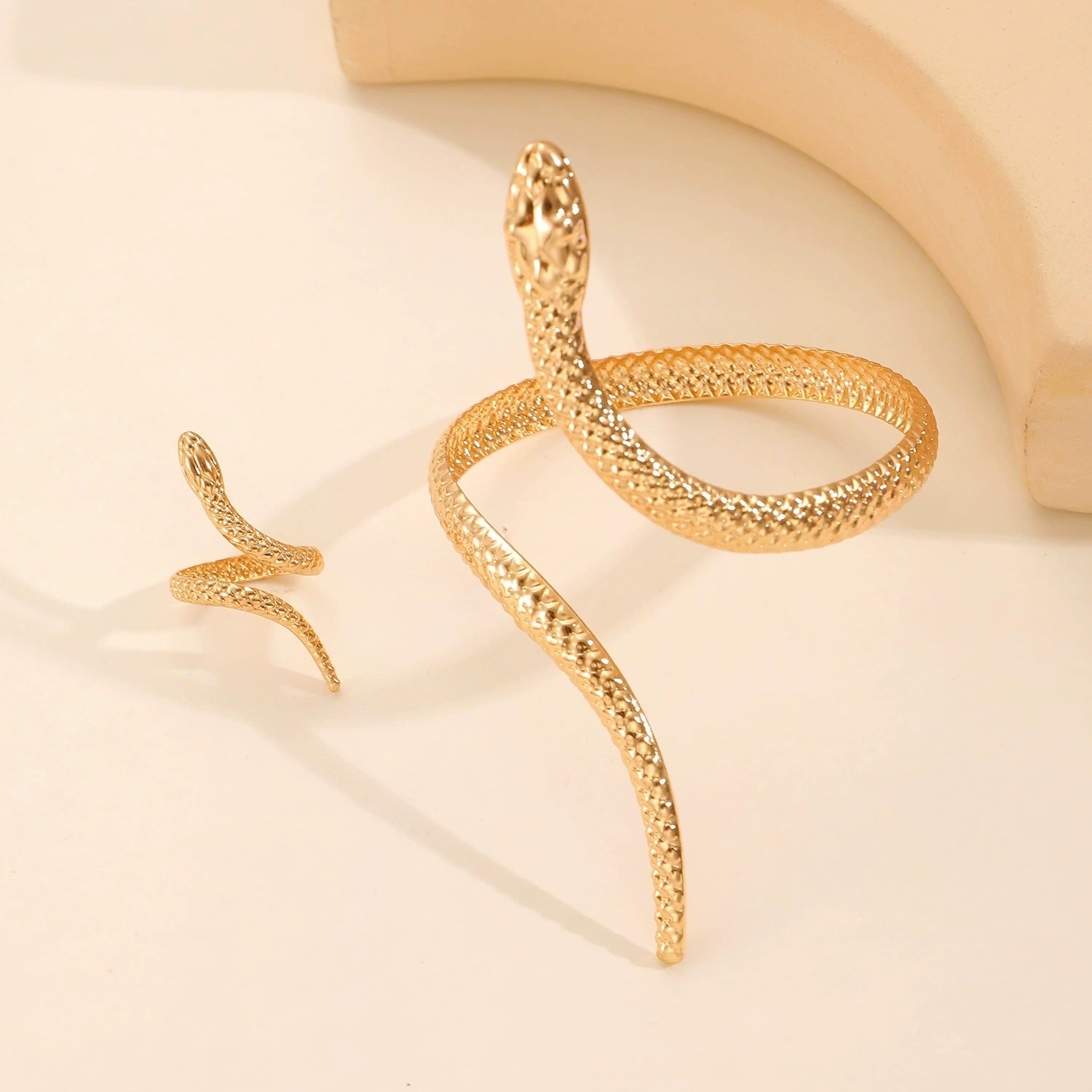 Damen Armband im modernen Schlangendesign Shop Nory