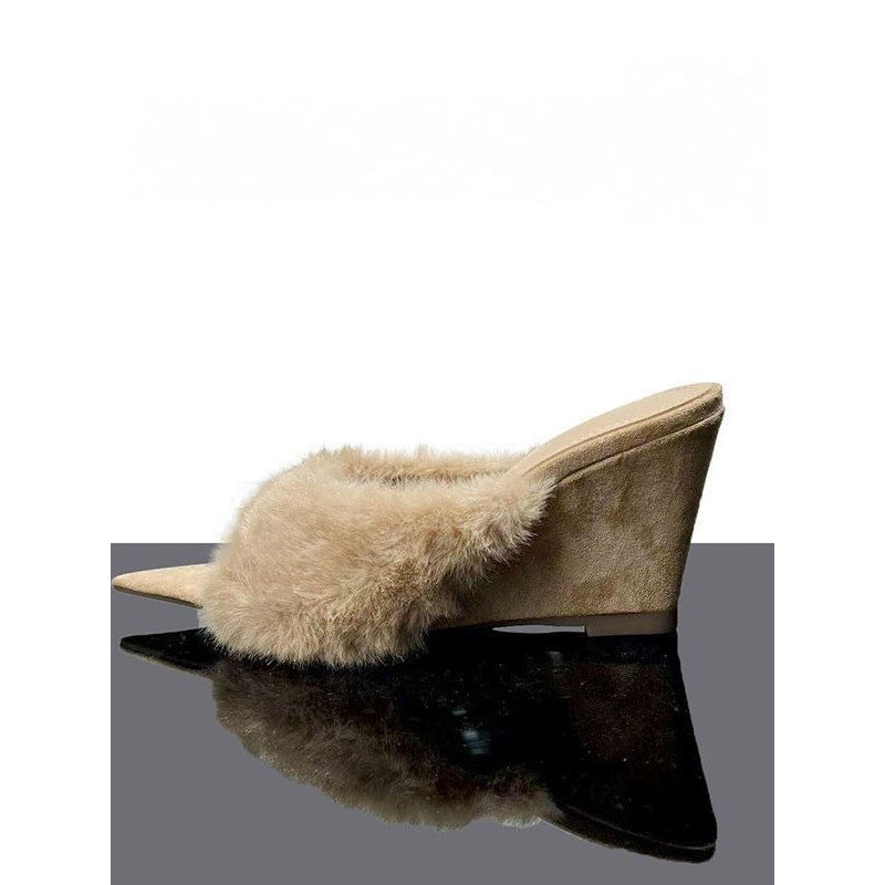 Damen flauschige spitz zulaufende Mule‑Pantoletten mit Kunstfell‑Vamp und niedrigem Keilabsatz Shop Nory