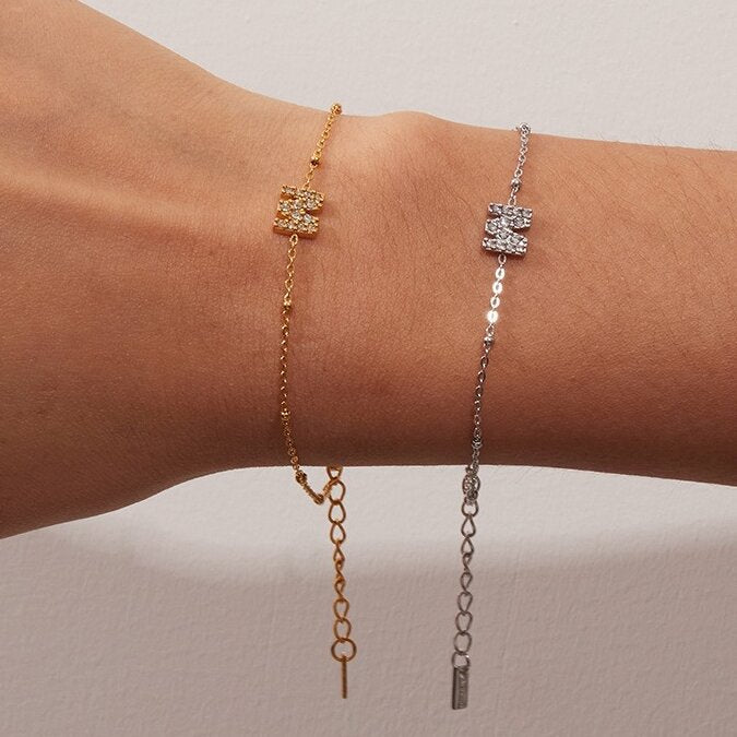 Damen Armband mit funkelndem Zirkonia-Besatz und verstellbarem Edelstahlverschluss Shop Nory