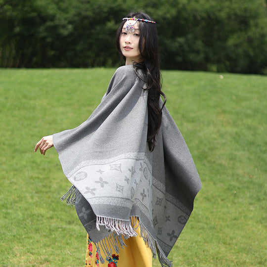 Damen Oversize‑Rechteckponcho aus Wollmix mit eingewebter Jacquardbordüre und Fransensaum Shop Nory