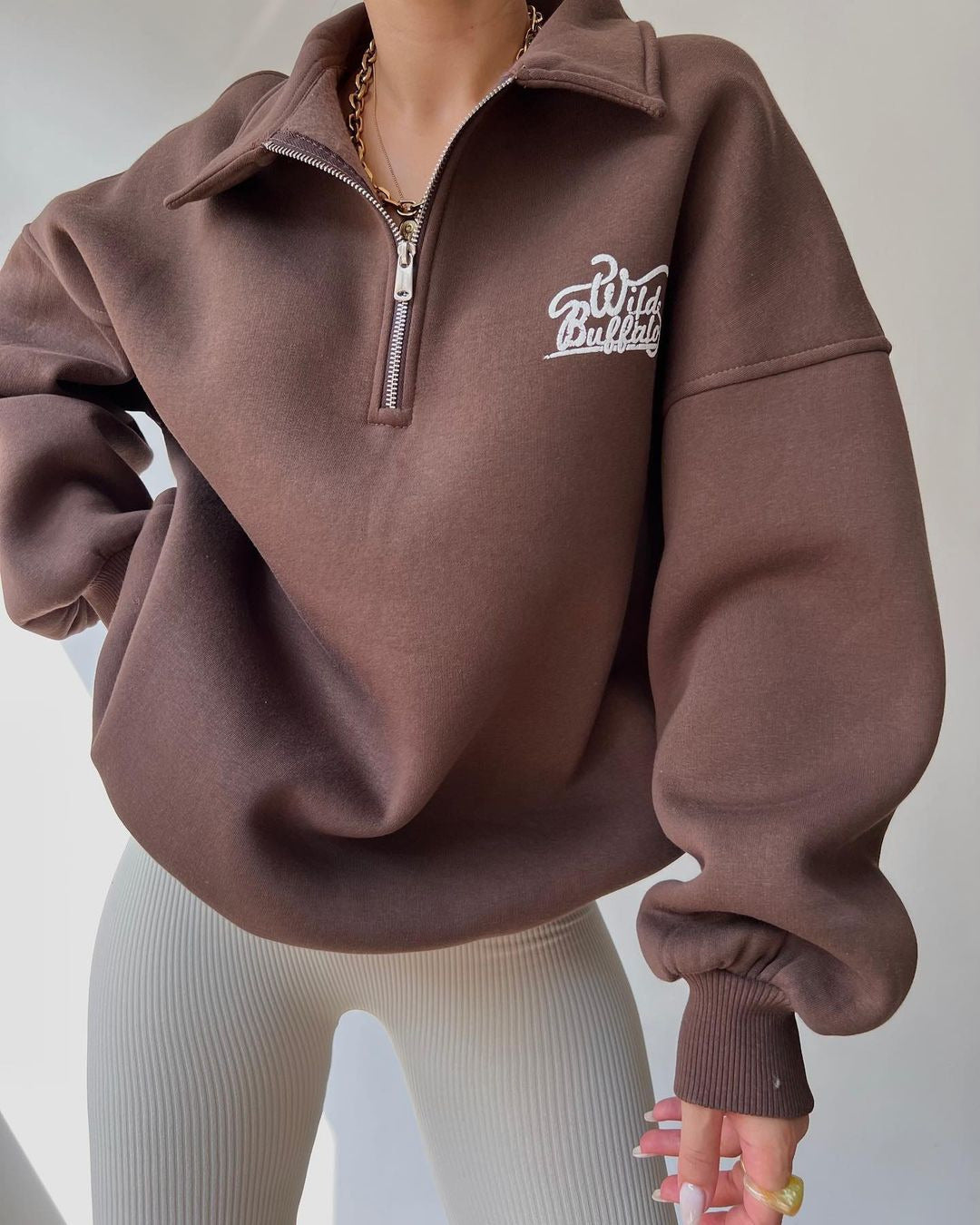 Damen Oversized Halbzip-Sweatshirt mit Stehkragen und gesticktem Logo Shop Nory