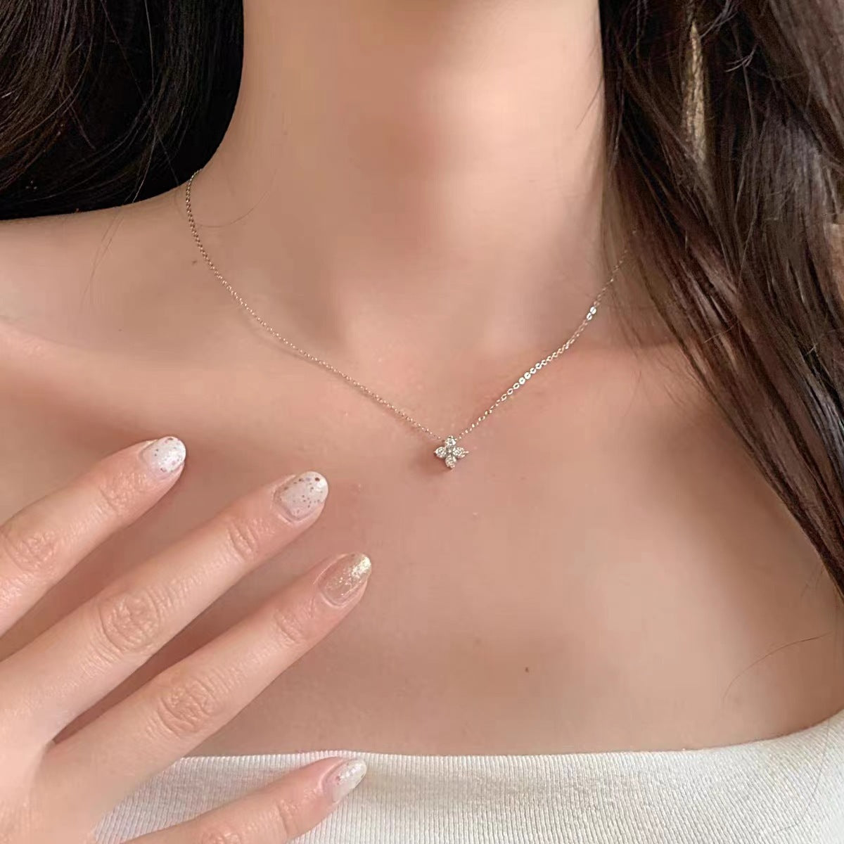 Damen zarte Halskette mit funkelndem Anhänger Shop Nory