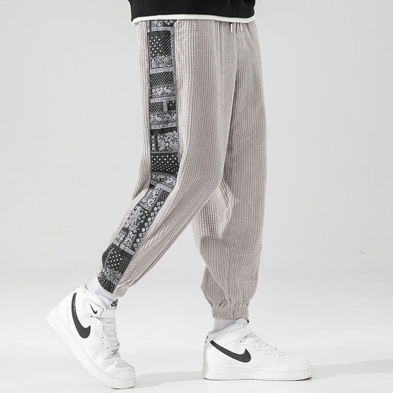 Herren Cord-Jogger mit Bandana-Seiteneinsatz, elastischem Bund, schmal zulaufender Knöcheln und geripptem Strukturstoff Shop Nory